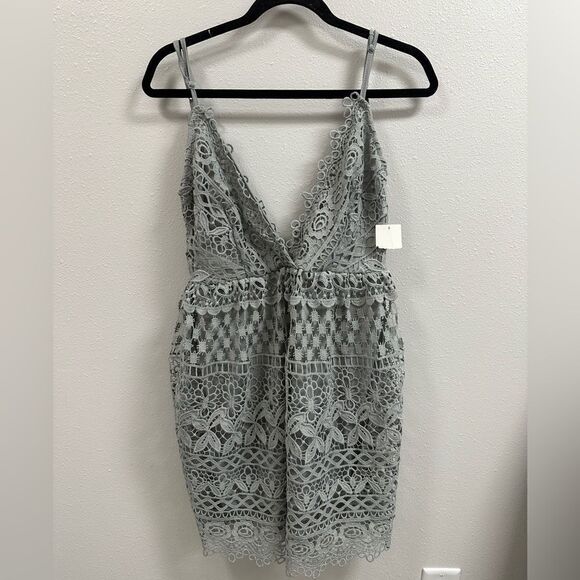 NEW WITH TAGS WOMENS TOBI DRESS SIZE SMALL - Picture 2 of 4